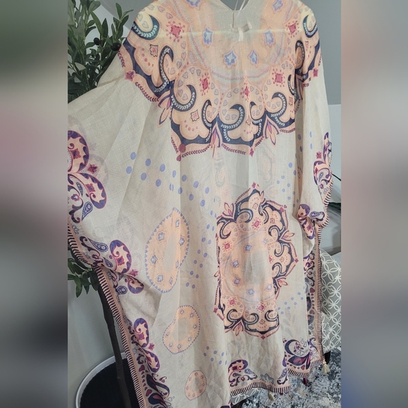 Woven Heart Short sleeve Kimono with Fringe Tassel detail - Picture 4 of 5